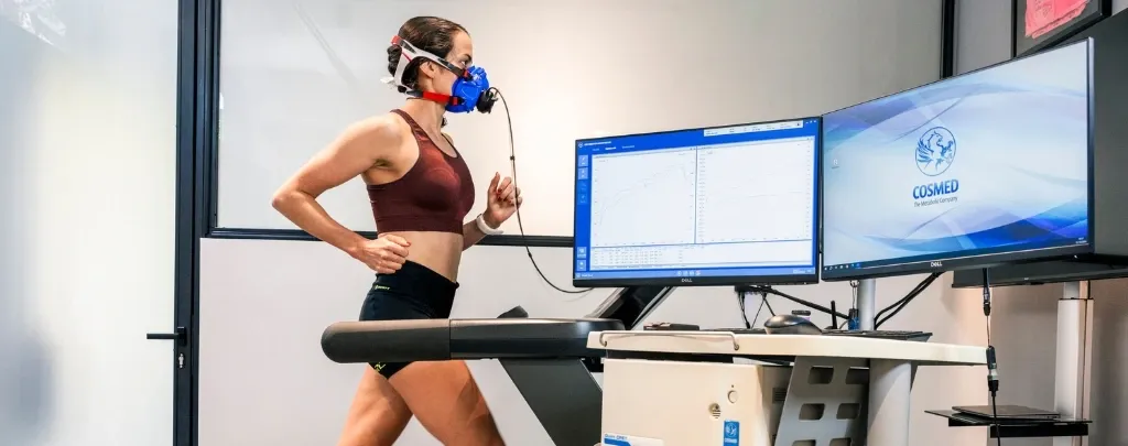 Runner during a metabolic test with gas exchange mask